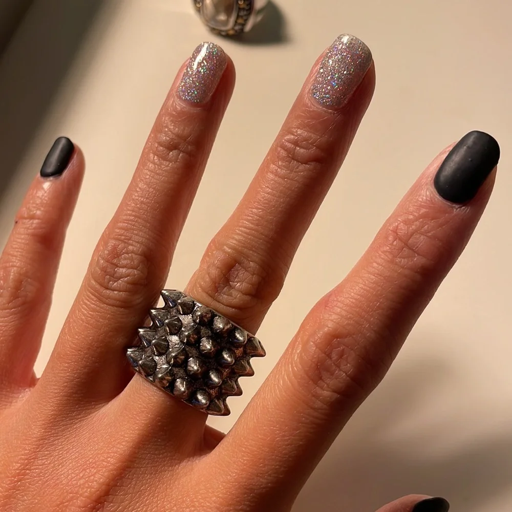 silver spiky rings sz 7 - Picture 2 of 4